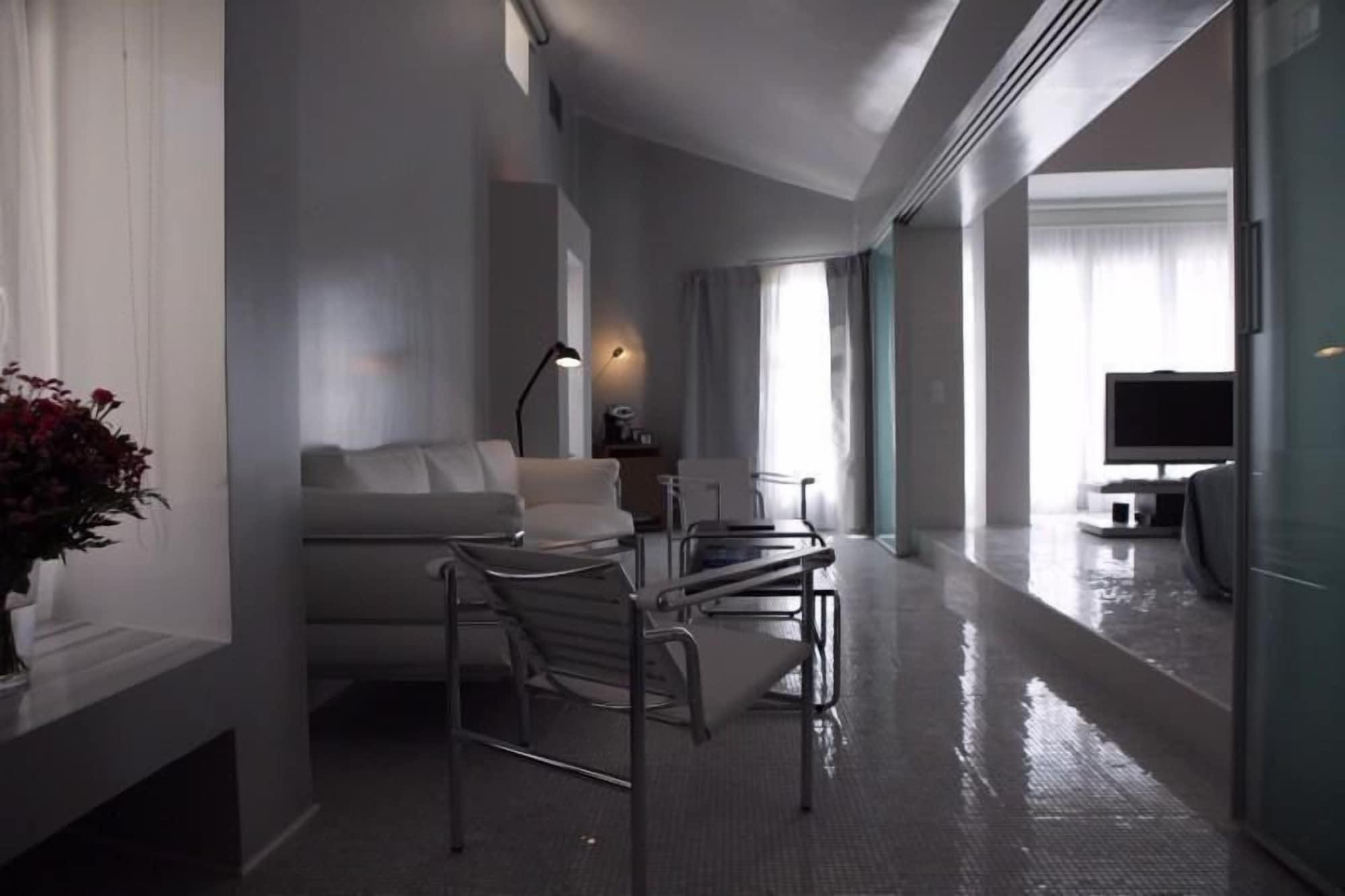 The Majestic Hotel Фира Екстериор снимка