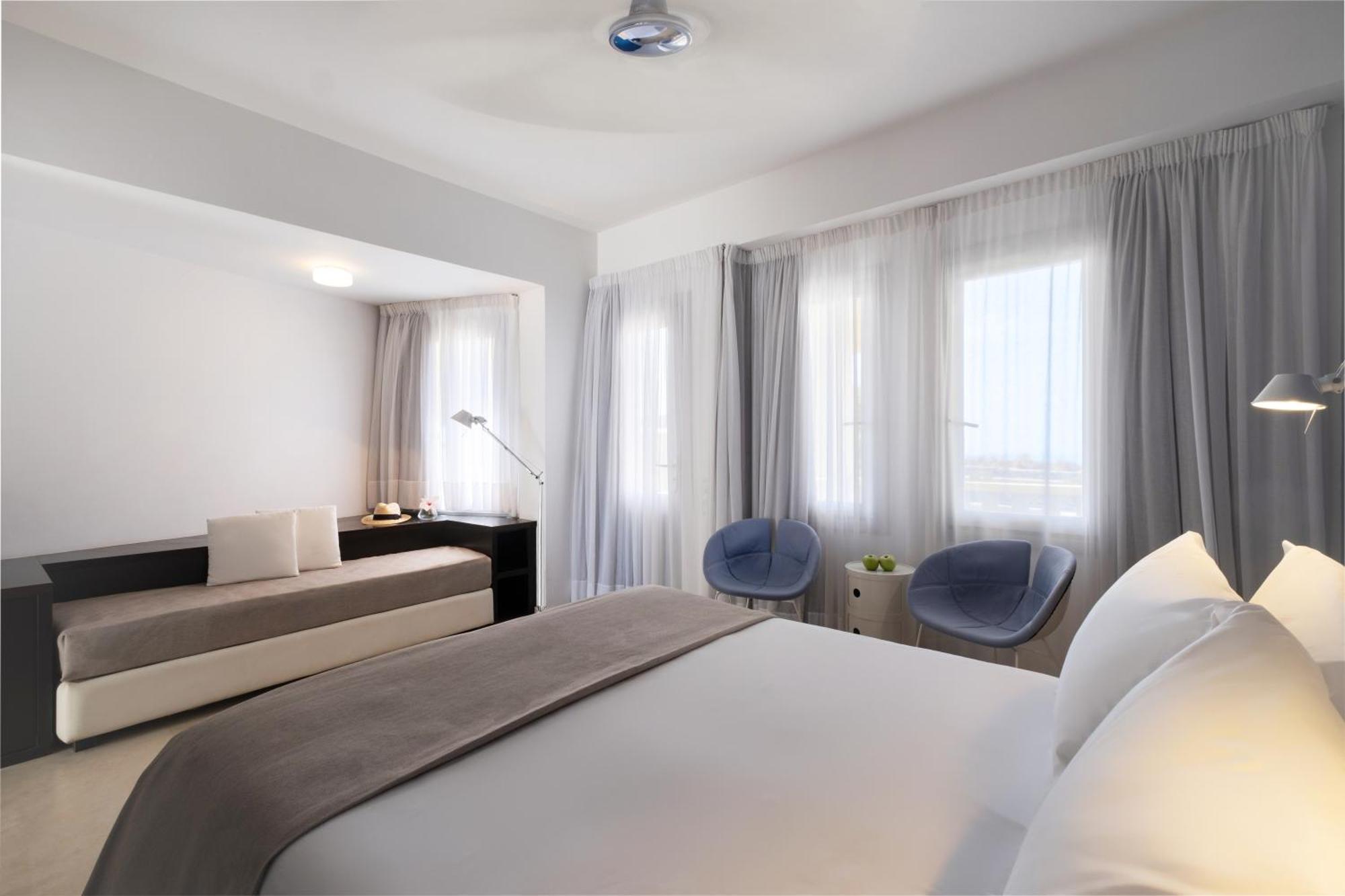 The Majestic Hotel Фира Екстериор снимка