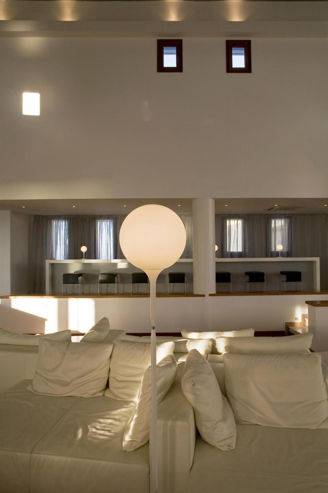 The Majestic Hotel Фира Екстериор снимка